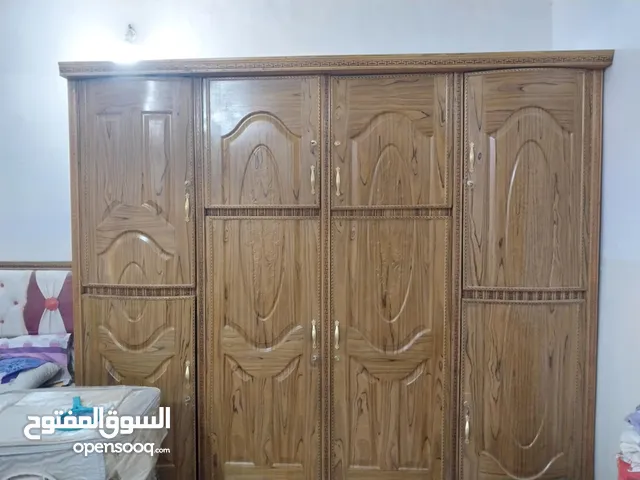 كنتور مع سرير نفرين للبيع
