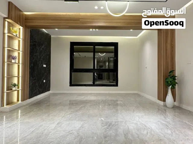 للبيع 185متر البيع شامل المطبخ 3غرف 3حمامات منهم غرفة ماستر