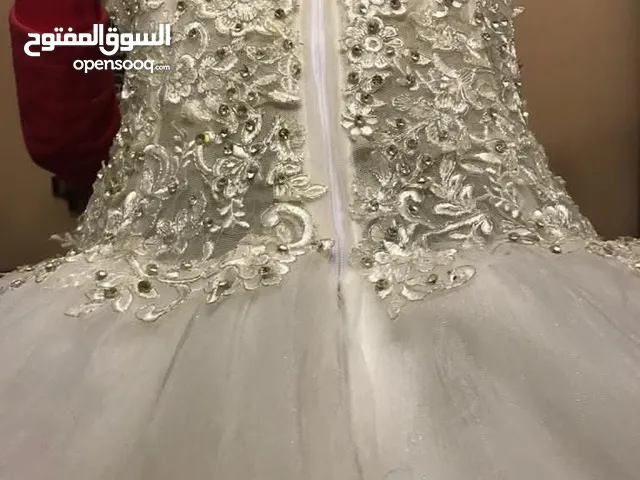 بدله عرس شبه جديده للبيع