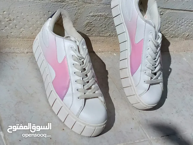 Other Sport Shoes in Amman