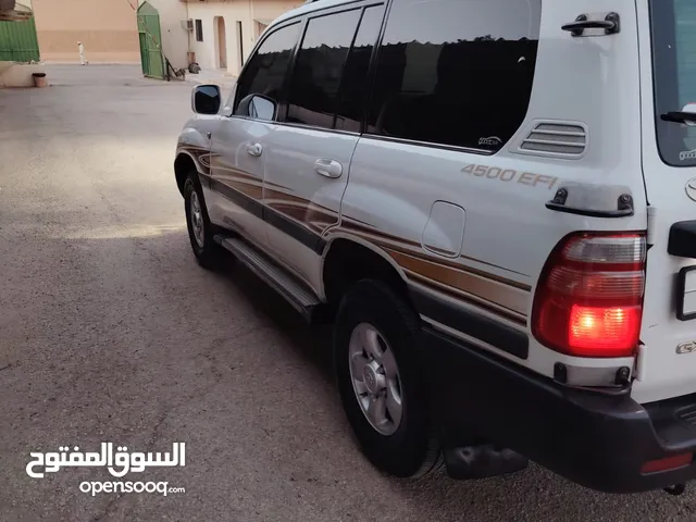 لاندي كروزر 2000