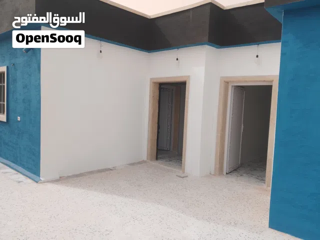 132 m2 3 Bedrooms Townhouse for Rent in Zliten Other