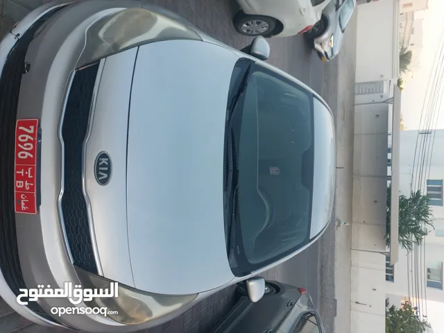 Sedan Kia in Muscat