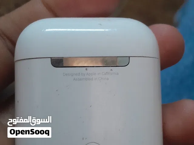 مرحبا موجود عندي سماعة ايربودز الاصليه الجيل الثاني بس ما فيها سماعات للبيع