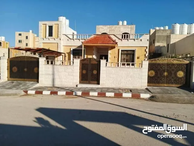 160 m2 5 Bedrooms Townhouse for Sale in Amman Al-Iman