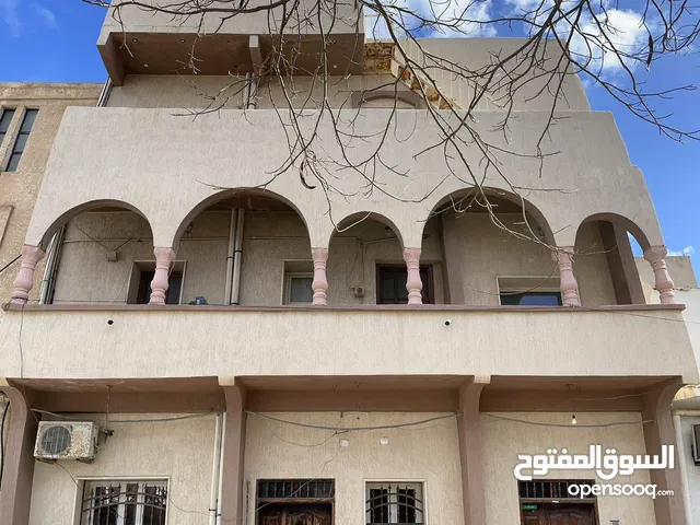 330 m2 More than 6 bedrooms Townhouse for Sale in Tripoli Gorje
