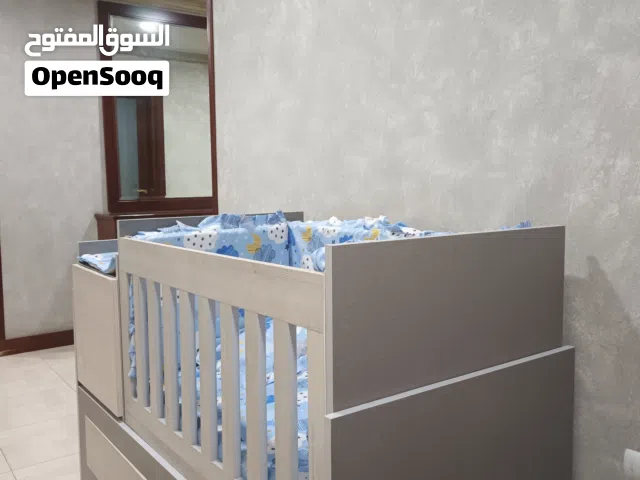 تخت أطفال خشب لامينيت فاخر بحالة الوكالة
