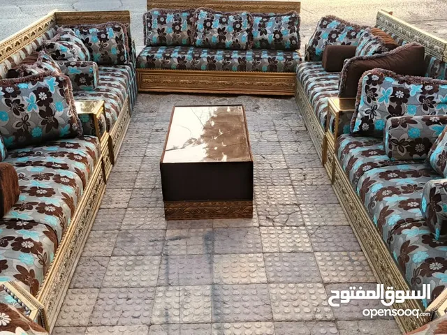 طقم جلسه ديوانيه 17 مقعد بحالة ممتازة تفصيل خشب زان مكلف 1200 فقط ب 250