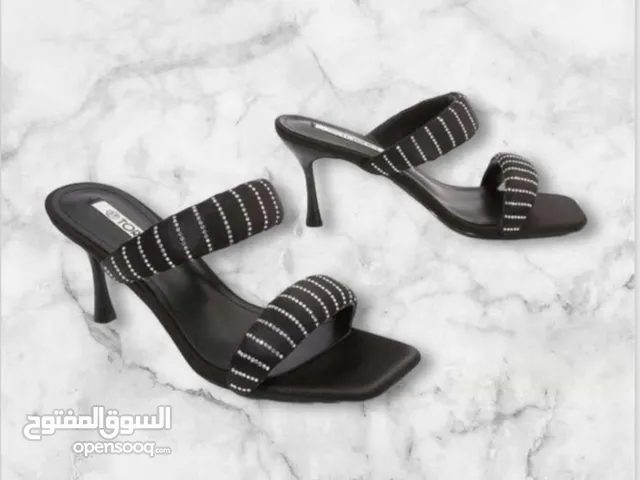 Other With Heels in Buraimi