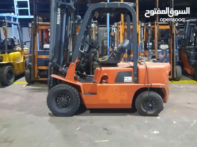 2001 Forklift Lift Equipment in Sharjah
