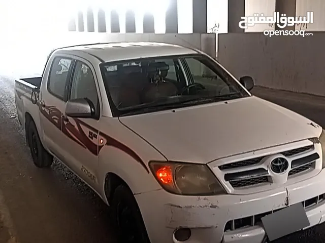 تويوتا هايلوكس 2008 للبيع