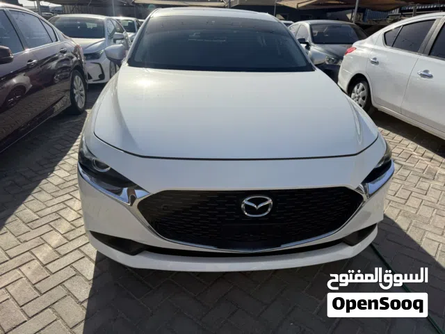 2020 مازدا 3 Standard