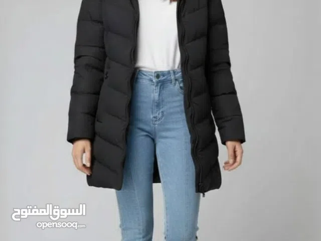 بشكل رئيسي بضاعة ملابس ستاتي.