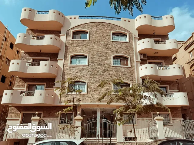275 m2 4 Bedrooms Apartments for Sale in Giza 6th of October
