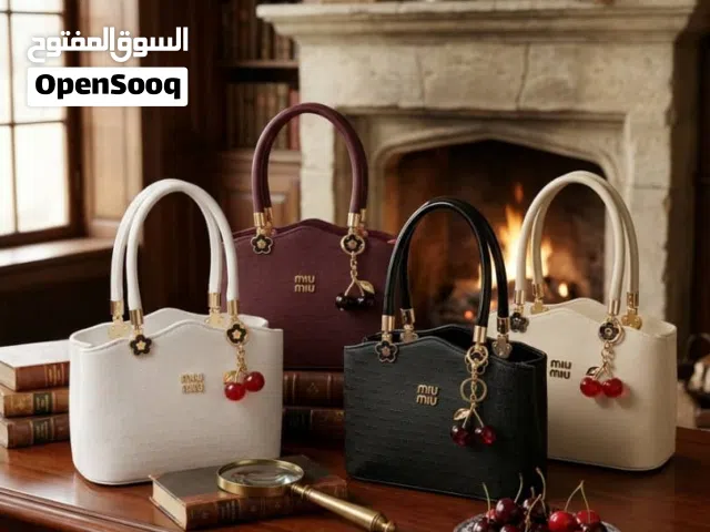 Miu Miu: مجموعة Cherry Accents Collection لجمال لا يُقاوم