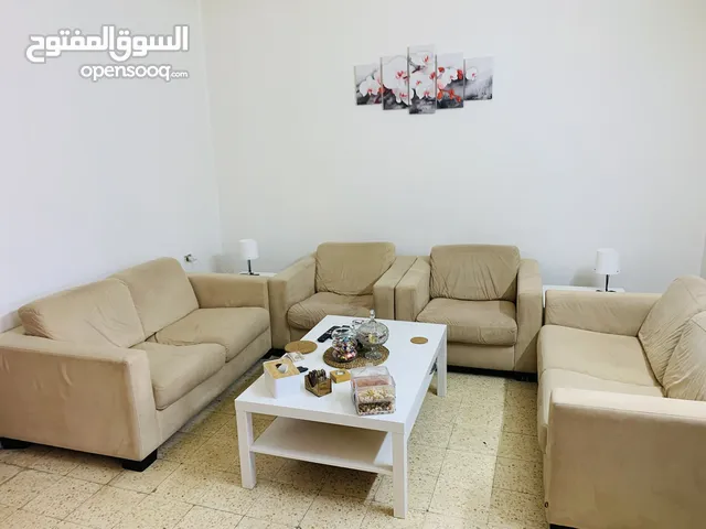 كنبايات امريكي من شركة the one مختوم خالي من اي عيوب السعر قابل