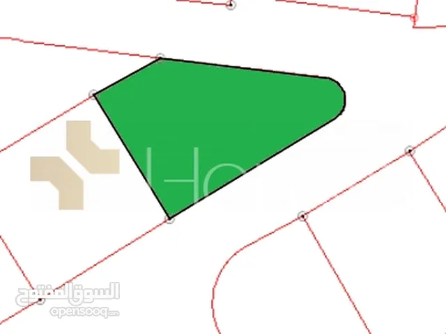 ارض للبيع باجمل مواقع الحمر - الاميره عاليه لبناء فلل بمساحة 860م