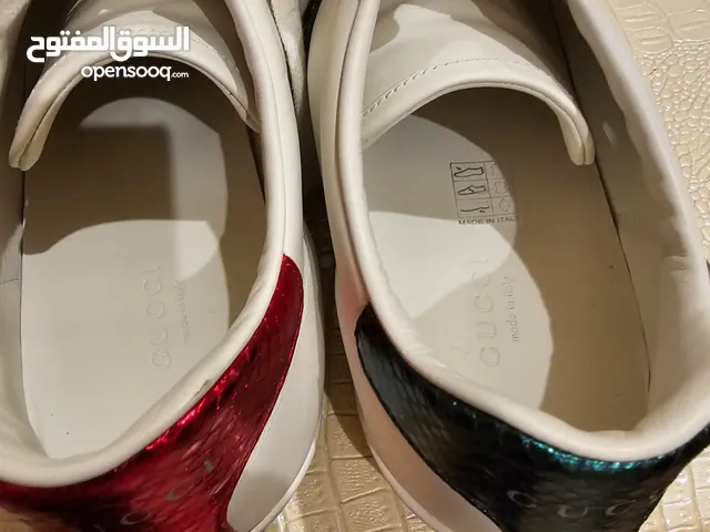 White Sport Shoes in Al Ahmadi
