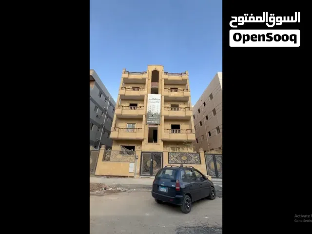 شقه للبيع  في الحي المتميز منطقه 5 دور تاني  150 متر في شارع مول مصر 3 غرف + 2 حمام + صاله +و مطبخ