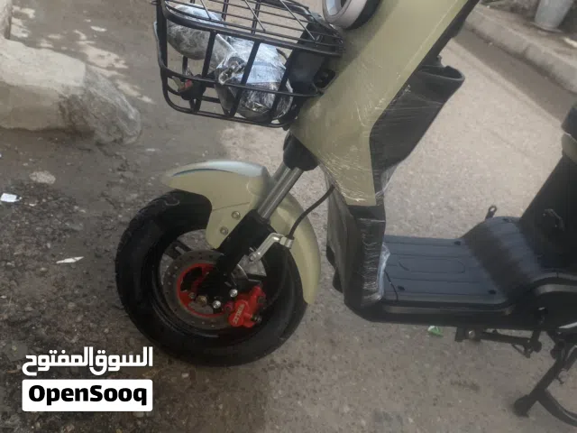 دراجة R9 نضيفة كلش مستعملة اقل 4اشهر