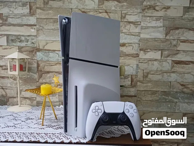 Ps5 بلايستيشن 5 سليم ديجيتال 1 تيرا مع ايد اصليه وقاعدة شحن وكل وصلاتها وكرتونة الجهاز والايد