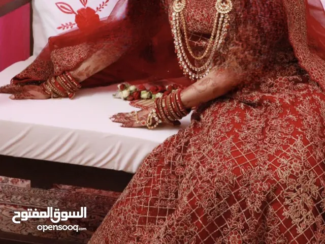 فستان هندي مع الاكسسوارات