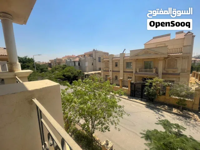 فيلا ستاند ألون ريسيل موقع مميز جدًا قريب من مدينة الرحاب جاهزة للاستلام نصف تشطيب داخل كمبوند رويال