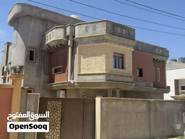 فيلا طابقين (5 شوارع عين زارة ) تصميم خليجي