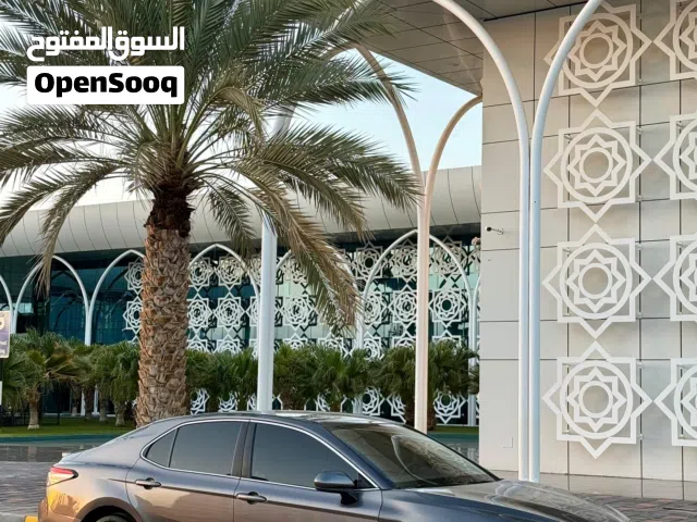 2018 تويوتا كامري SE