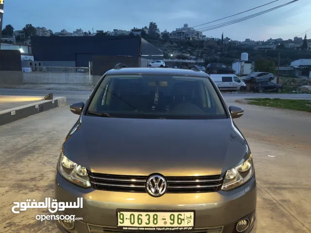 Used Volkswagen Touran in Hebron