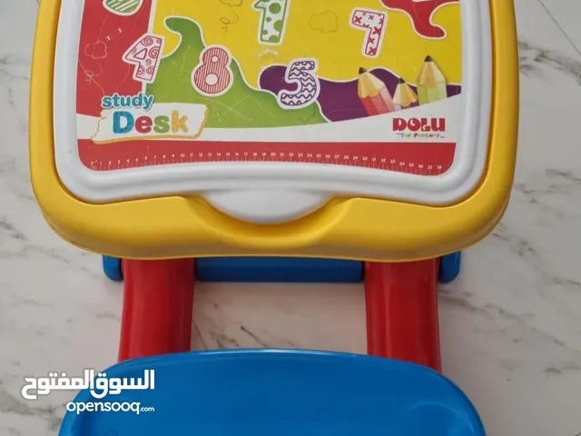 بيع اغراض الاطفال كرسي سياره عربانه طاوله وباب صغير للاطفال