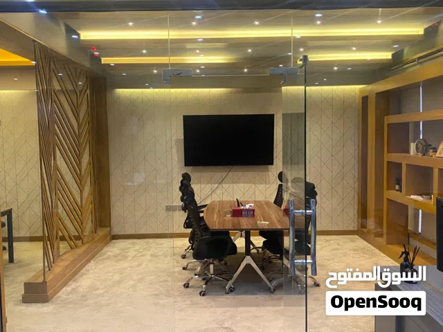 مكتب بديكور راقي جدا للبيع