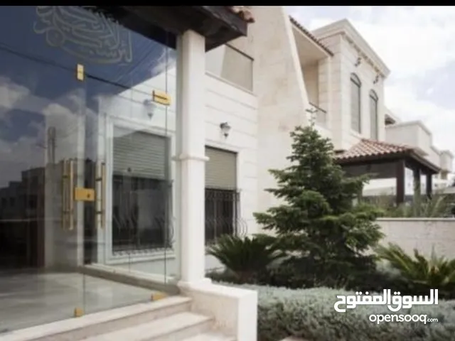 فيلا للبيع الكرسي على ارض 525 م مع مسبح