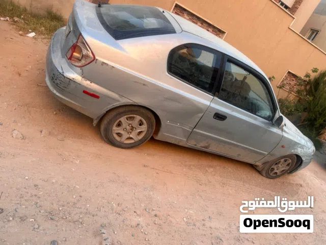2004 هيونداي فيرنا S