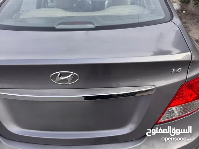 سيارة اكسنت