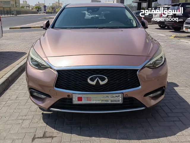 للبيع انفنتي Q30 - 2018 اللون المميز