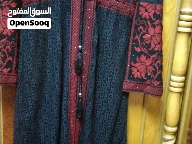 ثوب لبسه وحده
