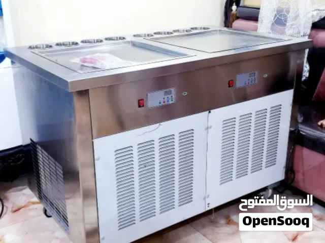 مكينه ايسكريم صاج  كرت شبه جديد افخم نوعيه موجوده في اب