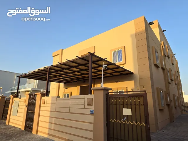 140 m2 4 Bedrooms Apartments for Rent in Muscat Al Khoud