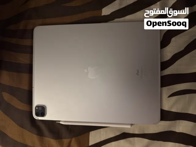 Ipad Pro M1 5th Gen 12.9 inch مع قلم ايباد الاصلي + رؤوس وشاحنه الاصلي وارد شرق اوسط وسعر لقطة عادلة