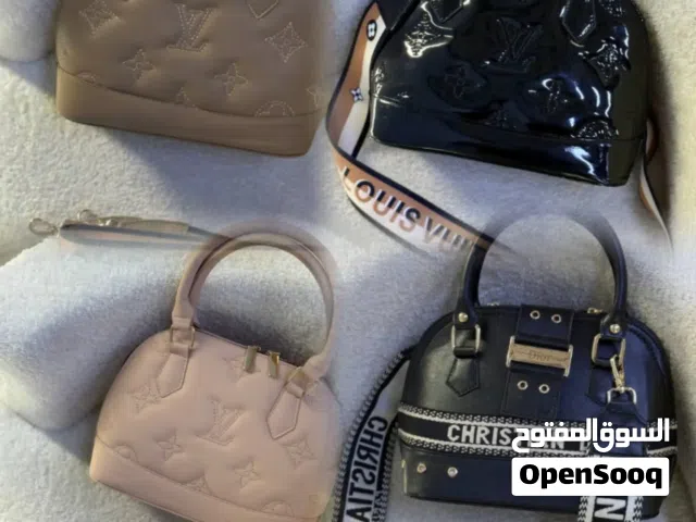 حقائب للبيع