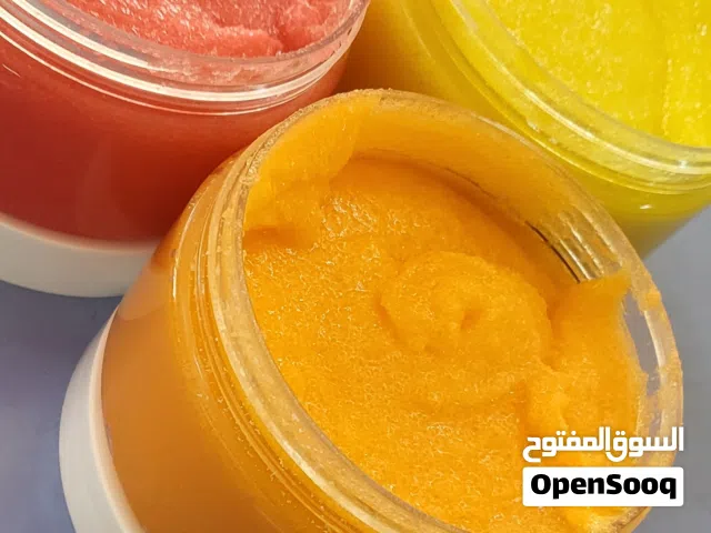 يوجد مستحضرات تجميليه طبيعيه كل منتج وإلو سعر