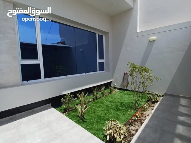 للبيع فيلا راقية في باربار