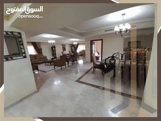 شقة طابقية اول للبيع في دير غبار مساحة 388م