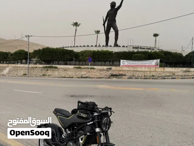 2018 هوسكفارنا Svartpilen 401