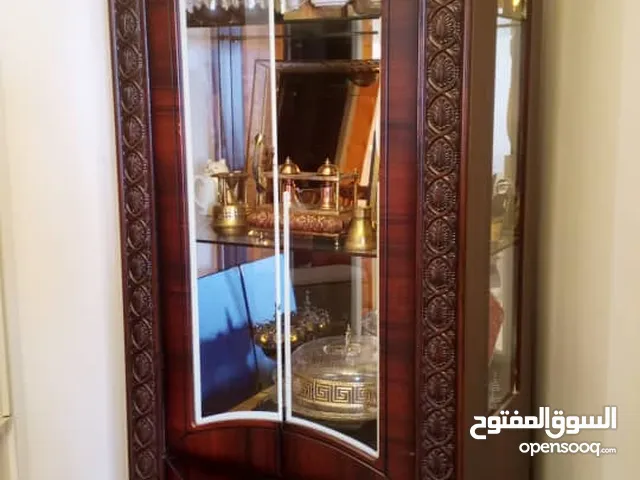 بوفي بحالة جيدة جدا