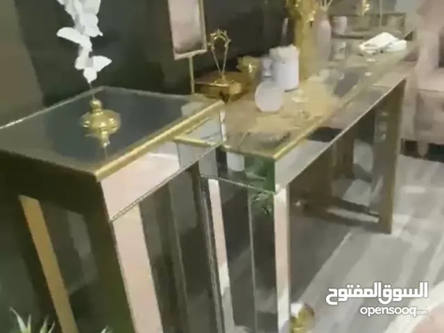 كنب مع ملاحقاته