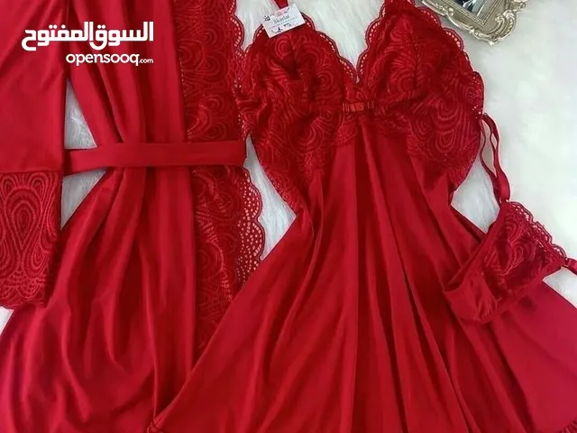 فساتين سهرة فاخرة وملابس نسائية للبيع في اليمن
