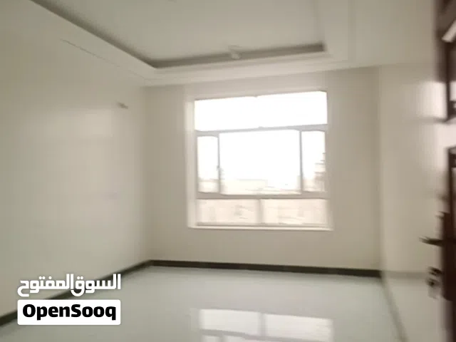 140 m2 4 Bedrooms Apartments for Rent in Sana'a Bayt Baws