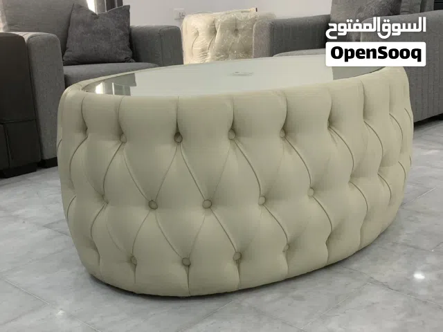 طاولة وسط وجانبيات (جديد ) لون لؤلؤي للبيع (غير مستعمل)